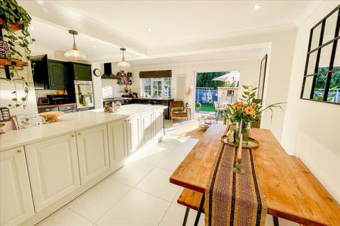 3 bedroom semi-detached house for sale, Gresham Way, Frimley Green, GU16