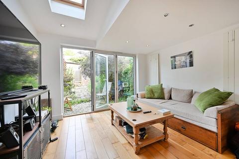 undefined, New Road, Brentford, TW8