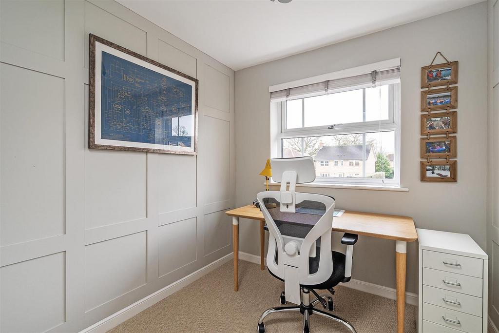 10 Barwell Close-4 lo.jpg