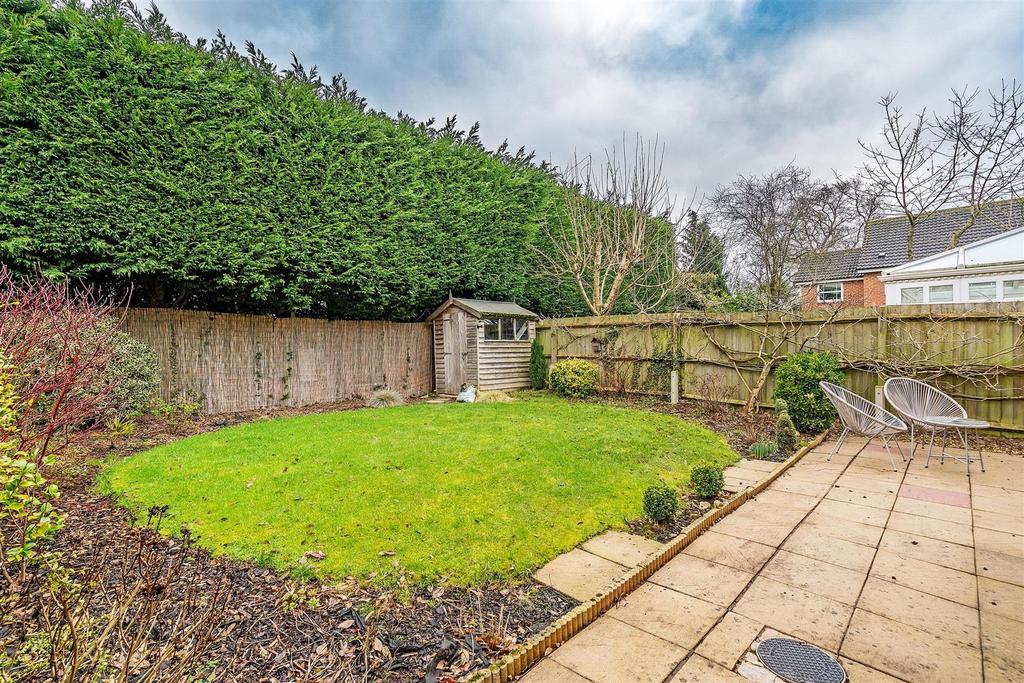 10 Barwell Close-15 lo.jpg