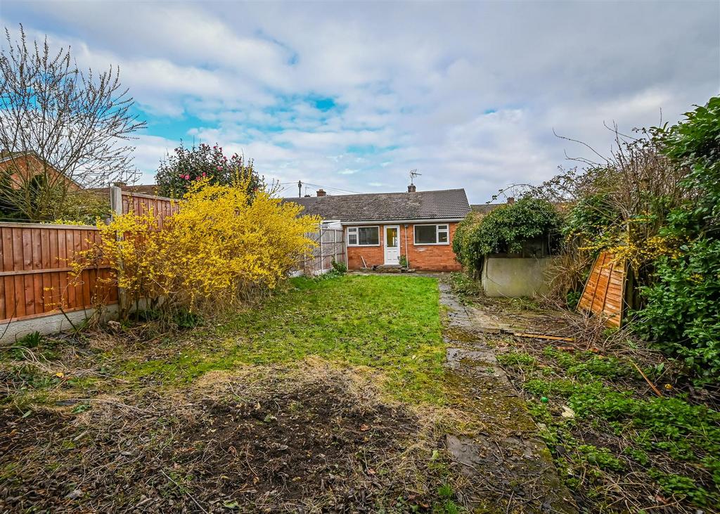 13 Queensway Drive-11.jpg