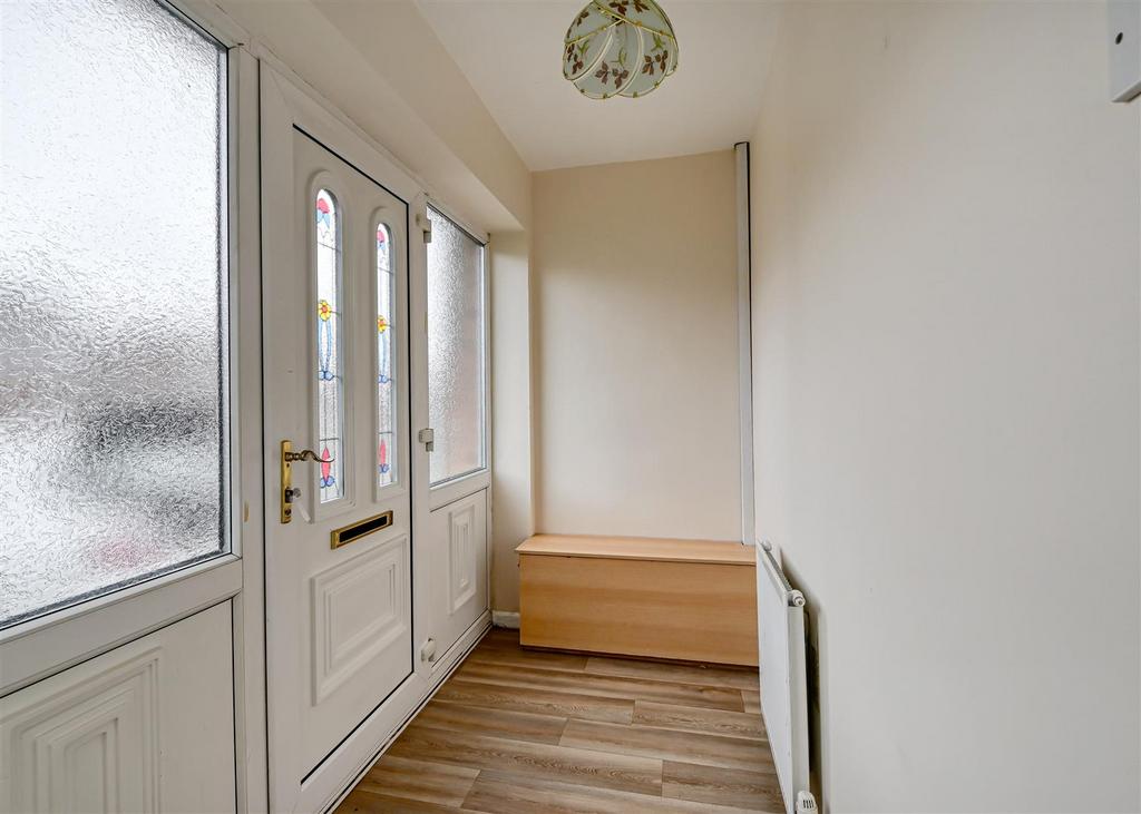 13 Queensway Drive-1.jpg