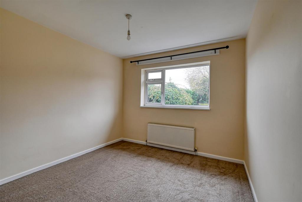 13 Queensway Drive-7.jpg