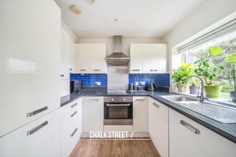 2 bedroom flat for sale, Riverwood Court, Stafford Avenue, Hornchurch, RM11