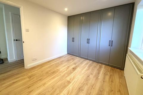 1 bedroom flat to rent, 28 Burn Close, Addlestone KT15