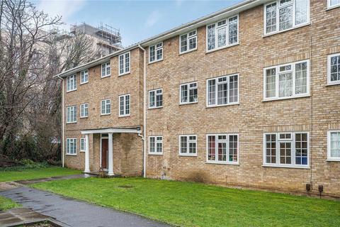 3 bedroom apartment for sale, Swallow Close, Staines-upon-Thames, Surrey, TW18
