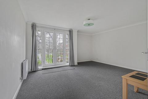 3 bedroom apartment for sale, Swallow Close, Staines-upon-Thames, Surrey, TW18