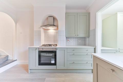 2 bedroom semi-detached house to rent, Bourne Street, Croydon, CR0