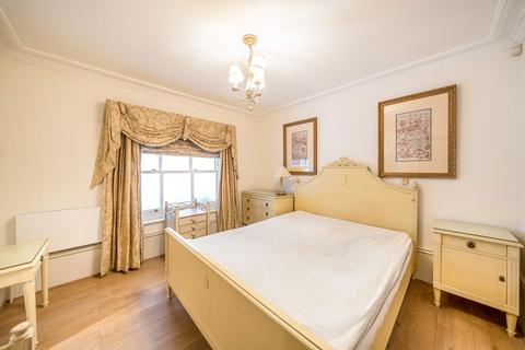 2 bedroom flat to rent, Queen's Gate Terrace, London SW7