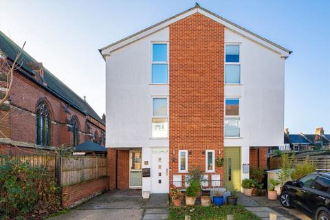 undefined, Churchview Road, Twickenham TW2