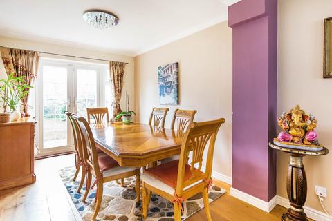 undefined, Avenue Road, London SW20