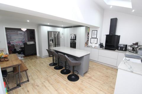 3 bedroom semi-detached house for sale, The Bridle, Leicester LE2
