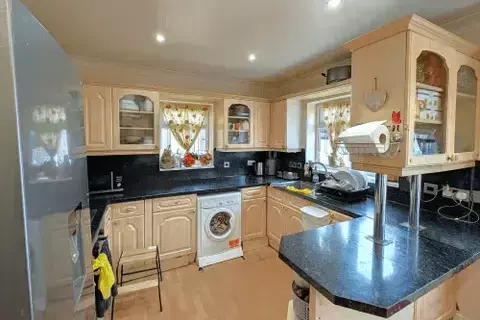 3 bedroom semi-detached house for sale, Fairholme Crescent, Hayes UB4
