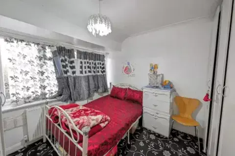 3 bedroom semi-detached house for sale, Fairholme Crescent, Hayes UB4