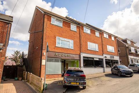 3 bedroom flat to rent, Maypole Road, East Grinstead RH19