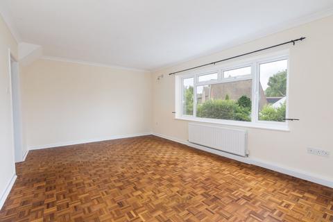 3 bedroom flat to rent, Maypole Road, East Grinstead RH19
