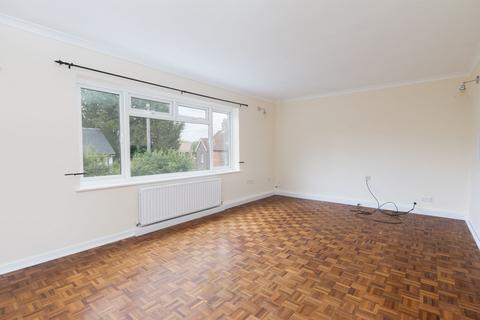 3 bedroom flat to rent, Maypole Road, East Grinstead RH19