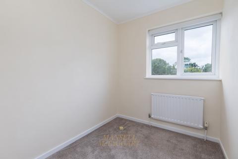 3 bedroom flat to rent, Maypole Road, East Grinstead RH19