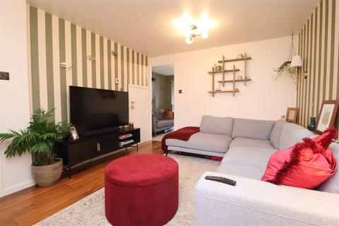 3 bedroom detached house for sale, Wallingbrook Rise, Worksop S80