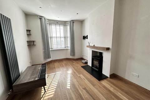 3 bedroom terraced house to rent, Borough Road, Altrincham