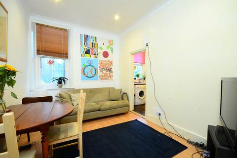 3 bedroom flat for sale, Rushcroft Road, Brixton, London, SW2