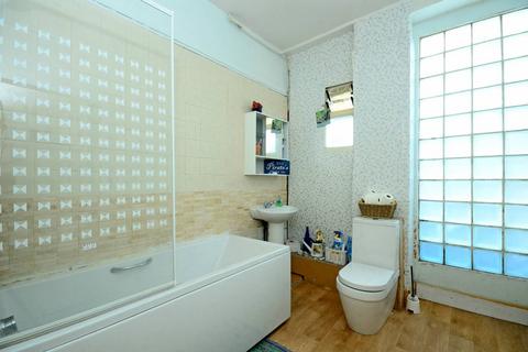 3 bedroom flat for sale, Rushcroft Road, Brixton, London, SW2
