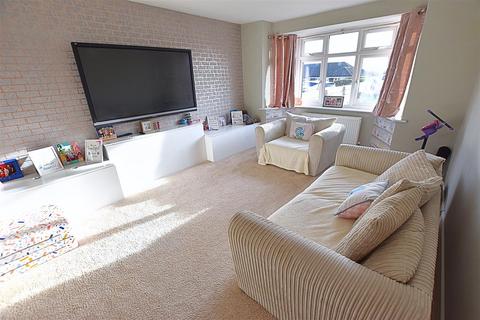 5 bedroom semi-detached bungalow for sale, Boundary Road, Grimsby DN33