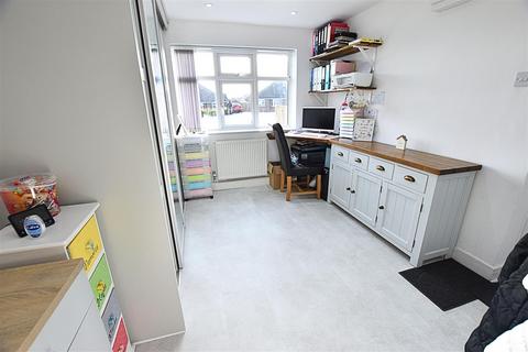 5 bedroom semi-detached bungalow for sale, Boundary Road, Grimsby DN33