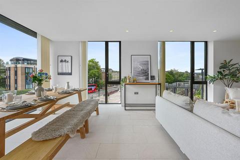 3 bedroom flat to rent, Oval Road, London NW1