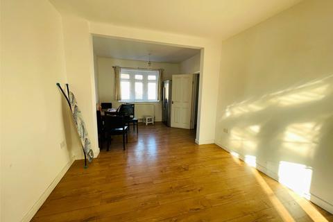 3 bedroom terraced house to rent, Ilfracombe Road, Bromley, BR1