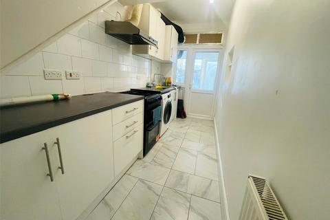 3 bedroom terraced house to rent, Ilfracombe Road, Bromley, BR1