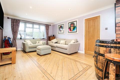 4 bedroom detached house for sale, Norbreck Close, Great Sankey, Warrington