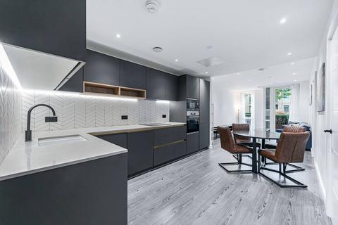 2 bedroom flat for sale, Sovereign Court, Hammersmith, London, W6