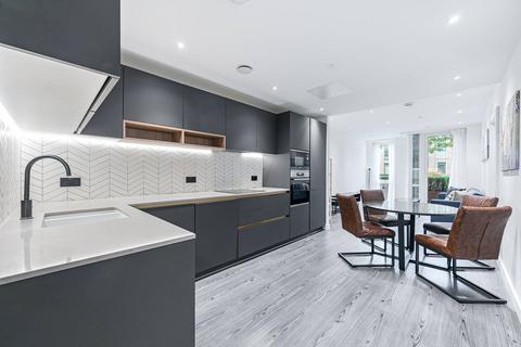 2 bedroom flat for sale, Sovereign Court, Hammersmith, London, W6