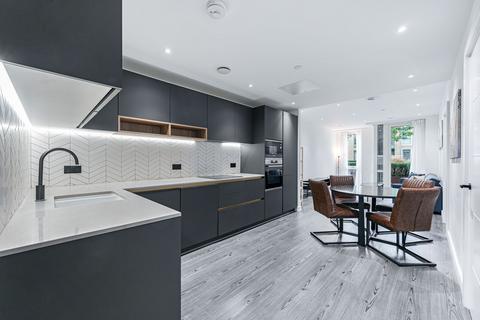 2 bedroom flat for sale, Sovereign Court, Hammersmith, London, W6