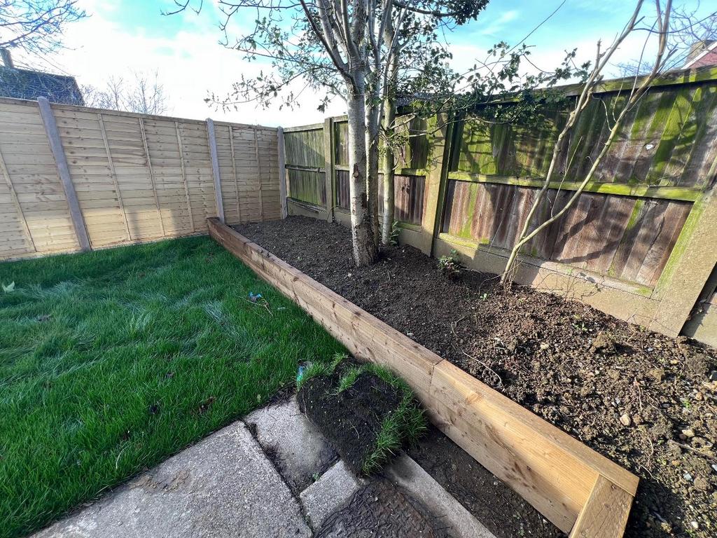 Rear/side garden