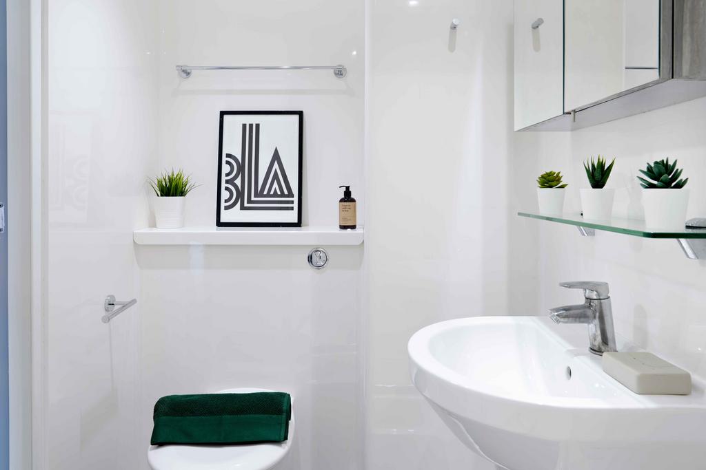 Gold Flat Bath