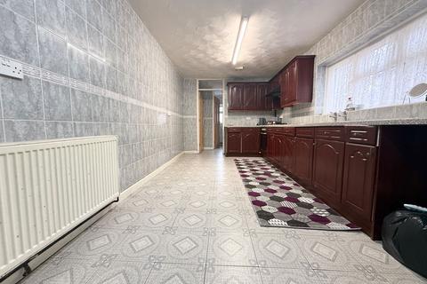 2 bedroom end of terrace house for sale, Cemetery Road, Stourbridge DY9
