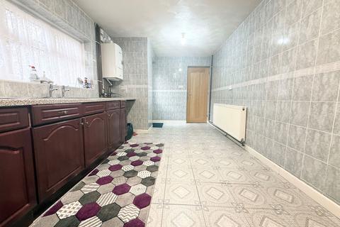 2 bedroom end of terrace house for sale, Cemetery Road, Stourbridge DY9