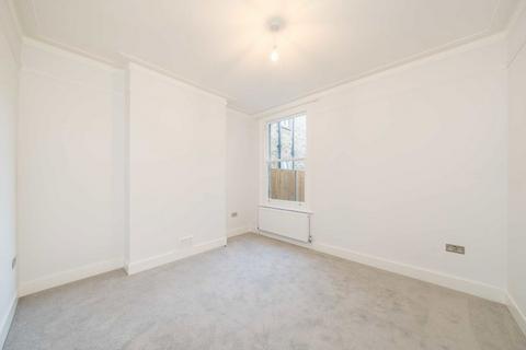 2 bedroom flat to rent, Telferscot Road, London SW12