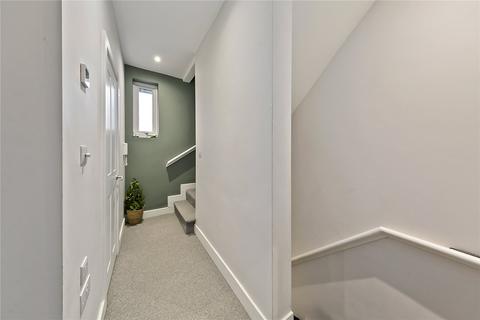 2 bedroom apartment to rent, Upper Richmond Road West, London, SW14