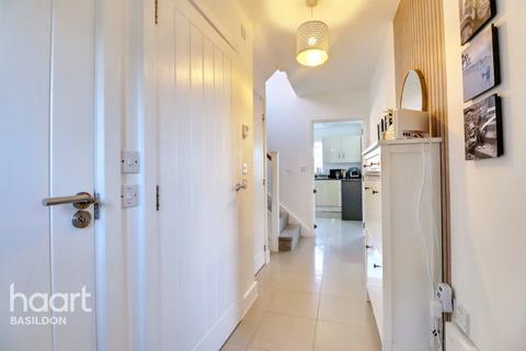 5 bedroom detached house for sale, Abingdon Close, Basildon