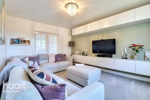5 bedroom detached house for sale, Abingdon Close, Basildon