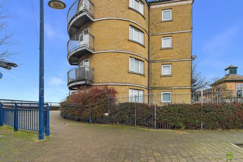 2 bedroom apartment for sale, WHARFSIDE CLOSE, ERITH, DA8