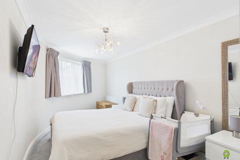 2 bedroom apartment for sale, WHARFSIDE CLOSE, ERITH, DA8