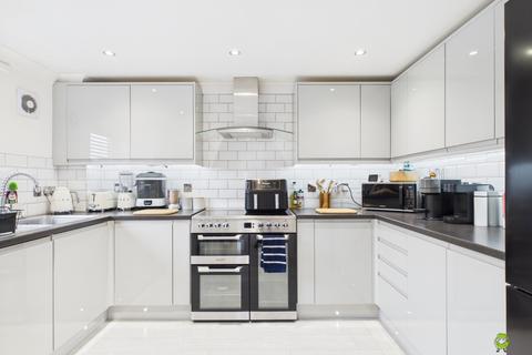 2 bedroom apartment for sale, WHARFSIDE CLOSE, ERITH, DA8