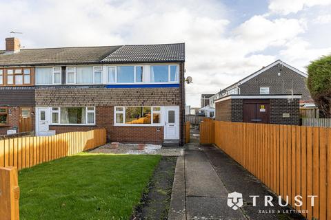 3 bedroom end of terrace house to rent, Lower Hall Close, Liversedge, WF15