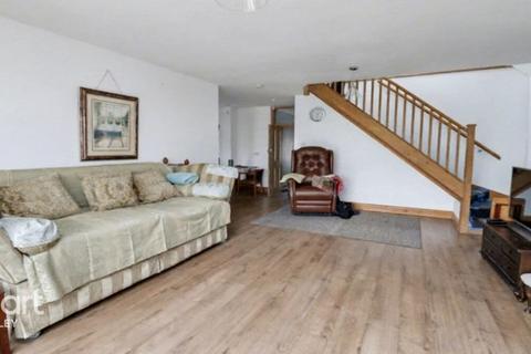 undefined, Mixes Hill Road, Luton