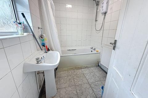 2 bedroom terraced house for sale, Carron Street, Fenton, Stoke-on-Trent, ST4 3DS