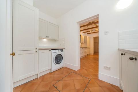 4 bedroom house to rent, Alexandra Park Road, London N10